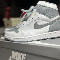 Air Jordan 1 Retro High OG ‘Stealth’