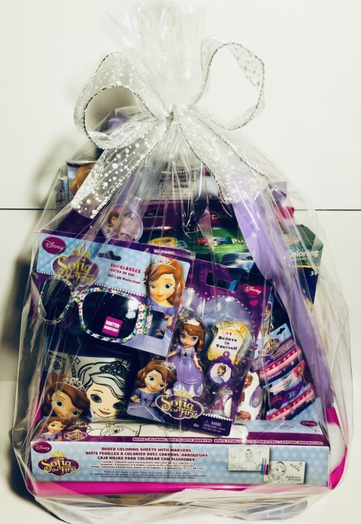 Sofia the First Wagon with 21 Themed Items