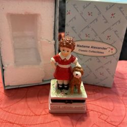 Little Orphan Annie Trinket Box Madame Alexander 2000 4.25" Tall W/Original Box