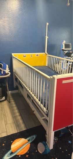 Hospital bed for kids
