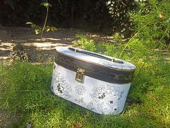 Juice Box Oval Jewelry Box with Mirror - Black & White Floral Pattern