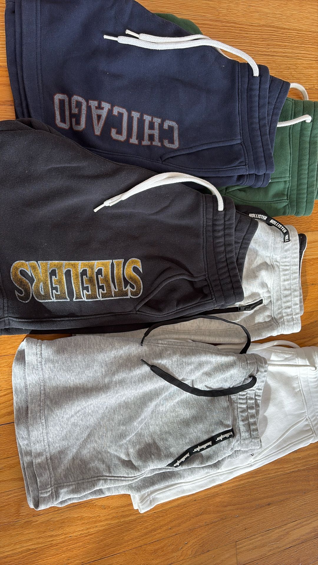 6 Hollister shorts in very good condition