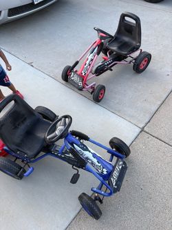 Kids pedal carts
