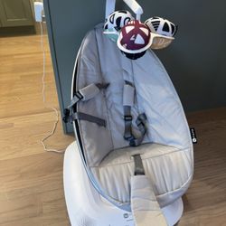 4moms MamaRoo Multi-Motion Baby Swing, Bluetooth Enabled with 5 Unique Motions, Grey