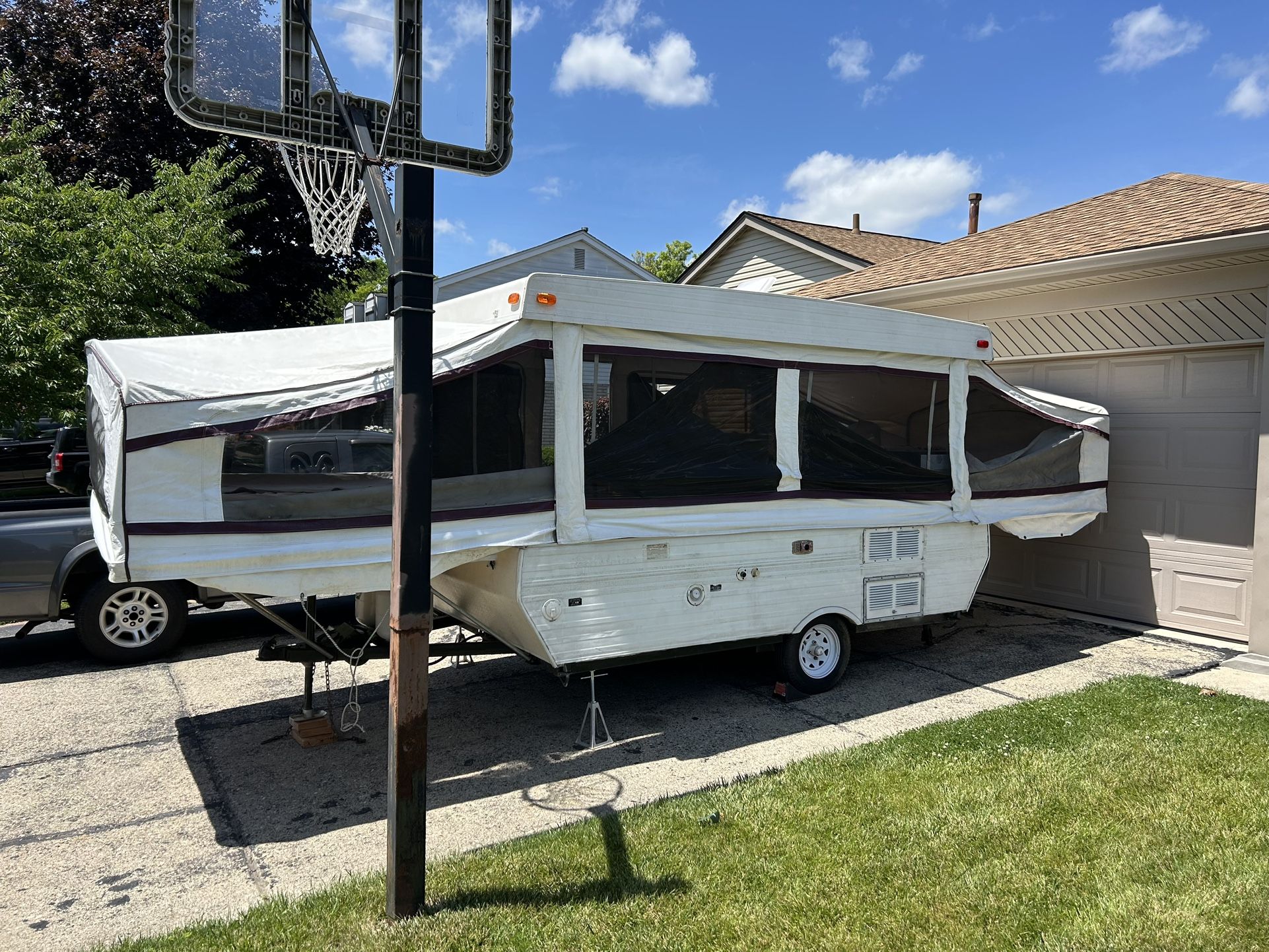 1998 Palomino Pop-Up With Enclosed Awning. Ready To Go! Lots Of Extras! Need Pick Up Asap!