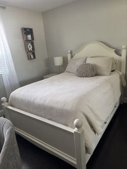 Full Size bedframe