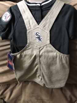 Brand New Chicago White Sox Overall Onesie Set Size. 6/9m