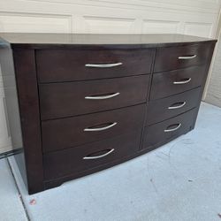 Dresser 8-Drawers 