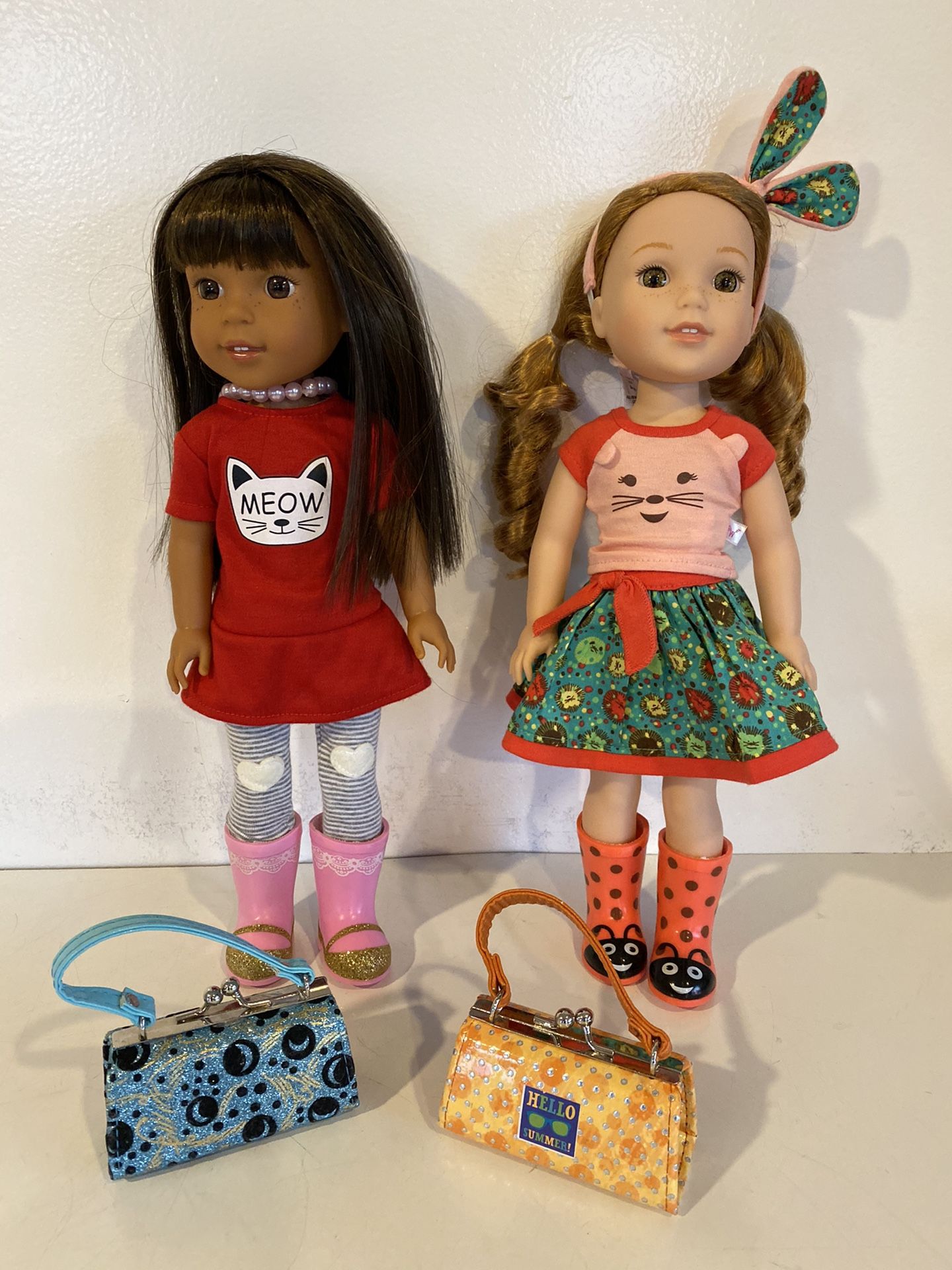 2 American Girl WellieWishers and Ashlyn dolls, plus 2 purses