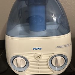 Vicks Starry Night Cool Mist Humidifier (V3700 Series)