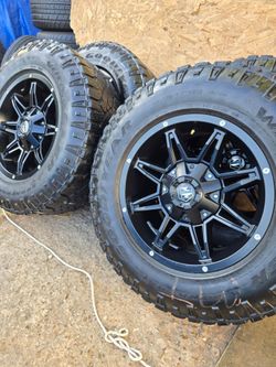 Rims 18 inch 6 lugs universal tacoma chevy or f150