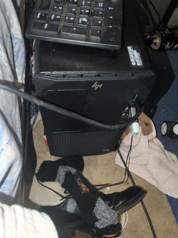 HP Z2 G5 Desktop Computer