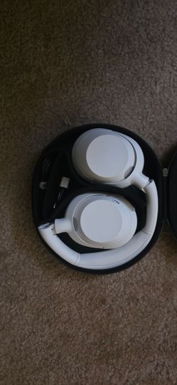 sony ult wear (rare off white version)