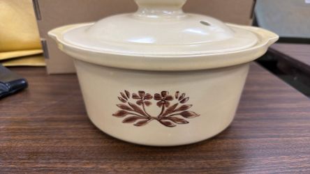 Beige & Brown Round Casserole Dish with Lid, Floral Pattern Design