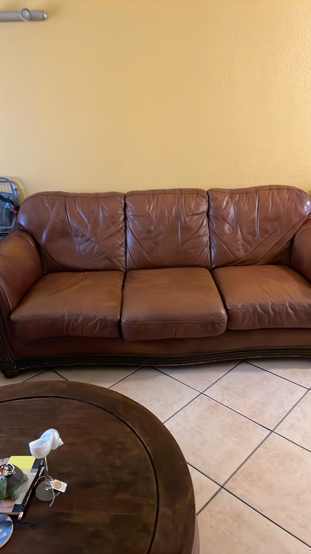 Muebles De Piel