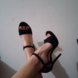 Elegant high heels sandals 