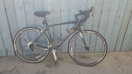 Men's Giant Road Bike