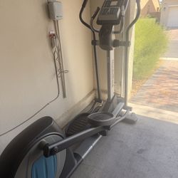 Nordic Track Elite 1300 Front Drive Elliptical Trainer