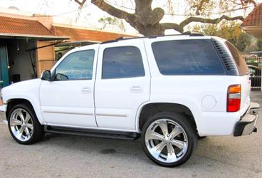 White Chevrolet Tahoe LT