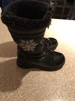 Winter boots size 13