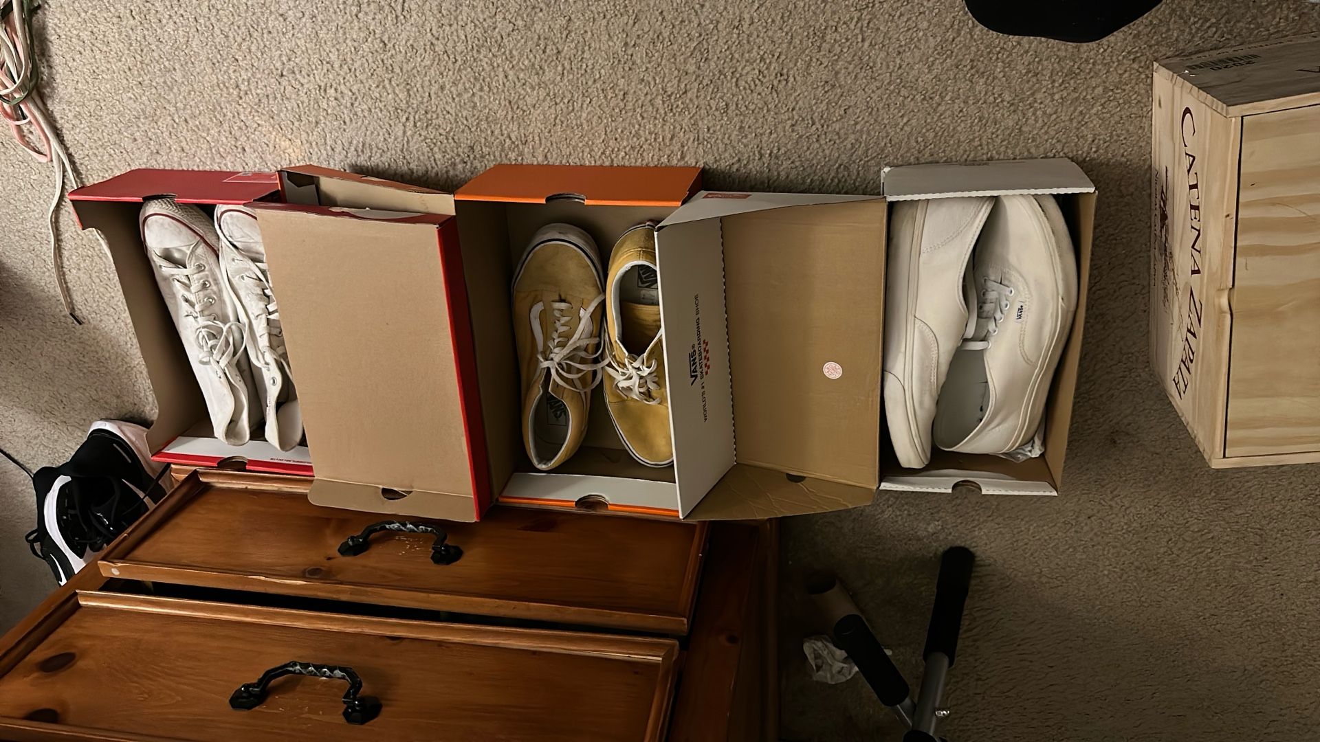 Vans / Converse Slightly worn