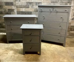 Magnificent Gray All Hardwood Dresser, Chest of Drawers & Nightstand