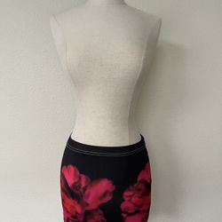 New PrettyLittleThing Black Floral Mini Skirt, Size 4