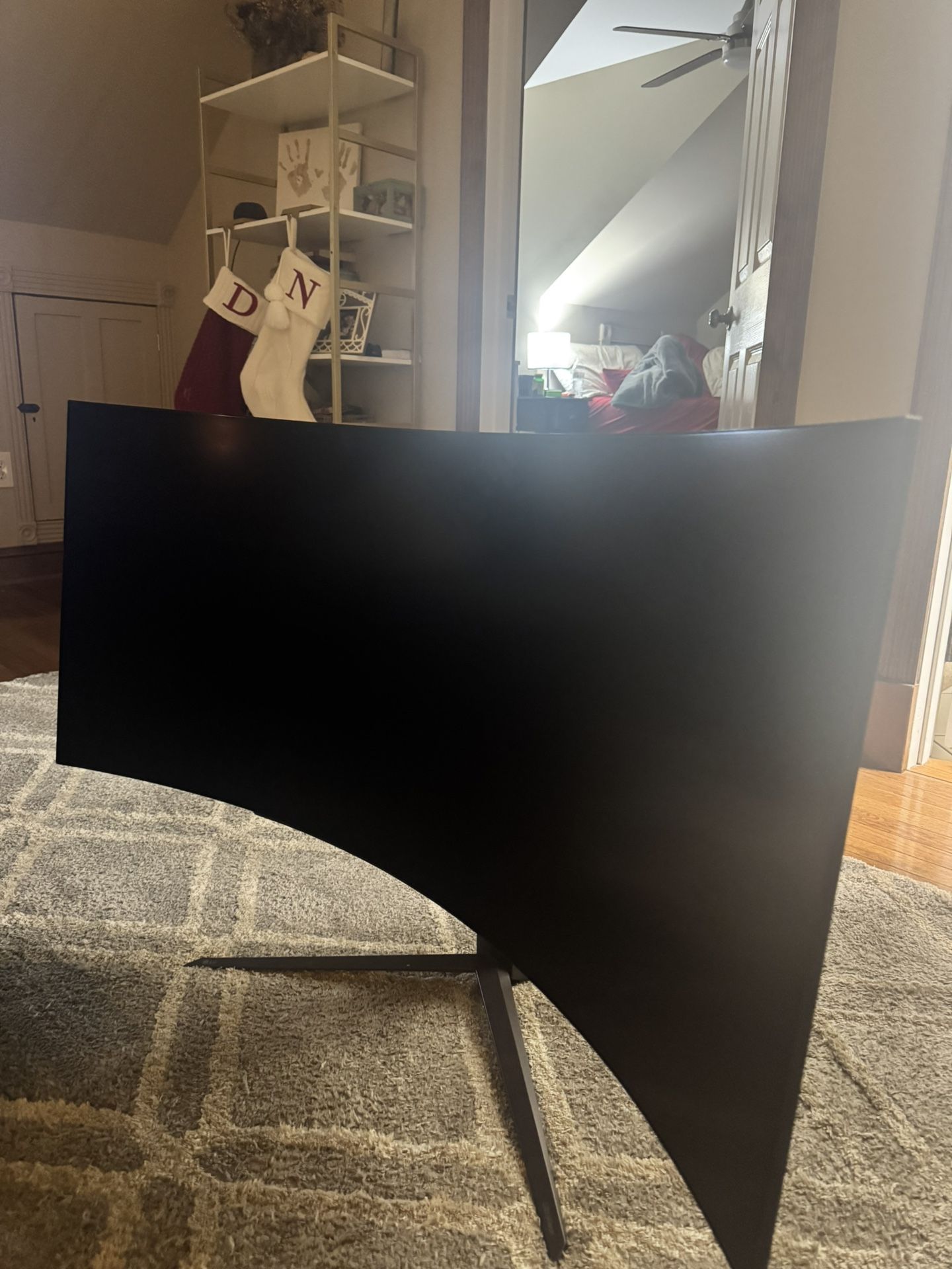 Curved Monitor