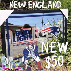 NEW ENGLAND PATRIOTS BUD LIGHT NFL FOOTBALL BEER BAR MIRROR NEW 