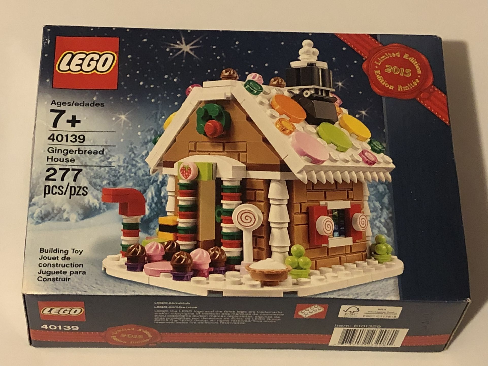 Lego Retired Gingerbread House 2015 Limited Edition 40139 277 pc