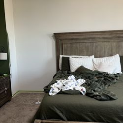 King Sized Bed Frame W/Trunk