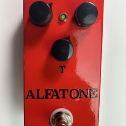 AlfaTone Nori Veal #1 2024 - Solid Crystal Red (Noel Voile style guitar pedal)