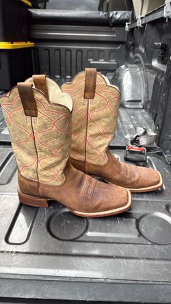 Ariat men’s leather cowboy boots
