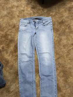 Size 8 lightly worn American eagle jeans