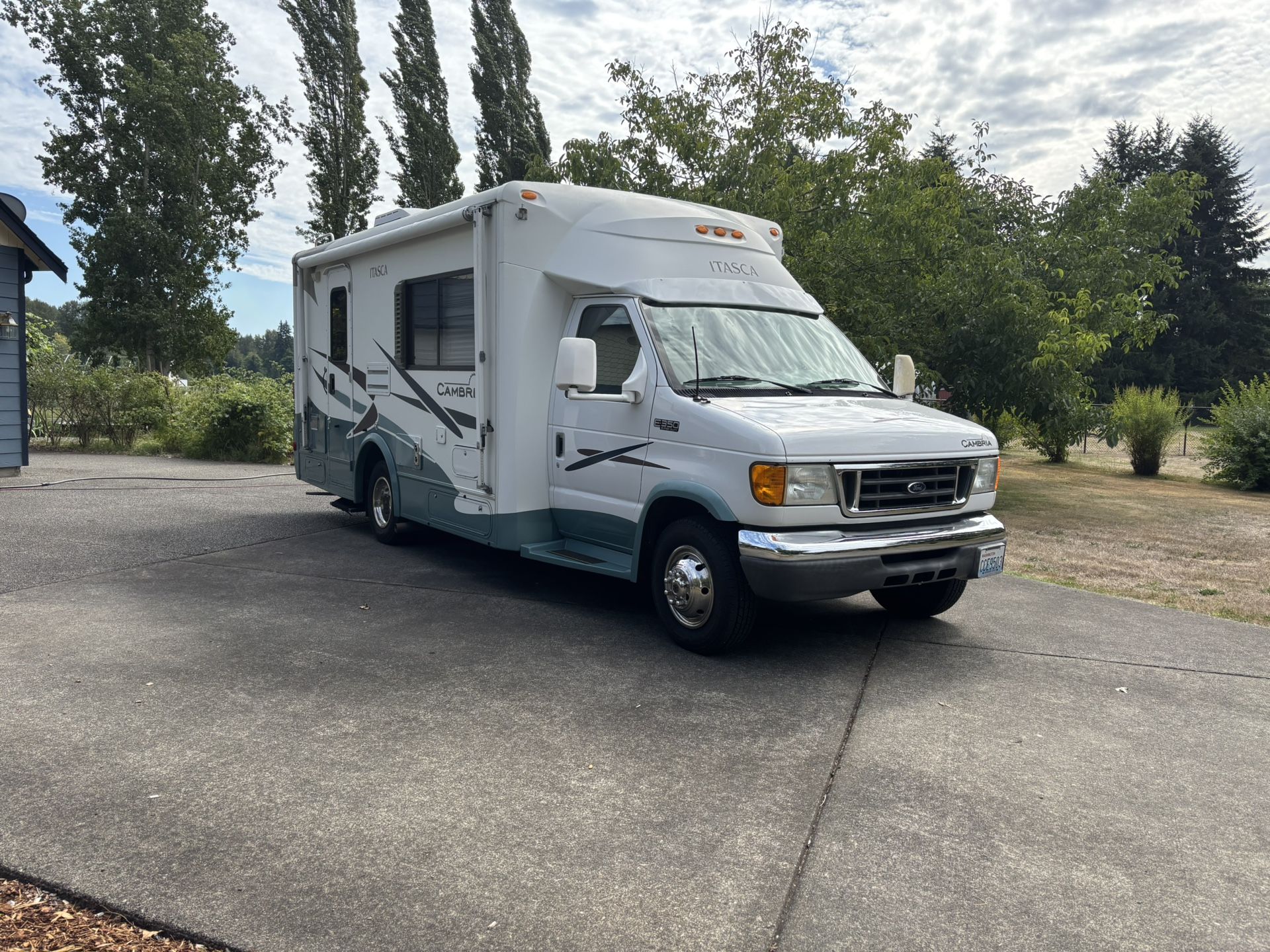 2005 24ft Winnebago Itasca Cambria