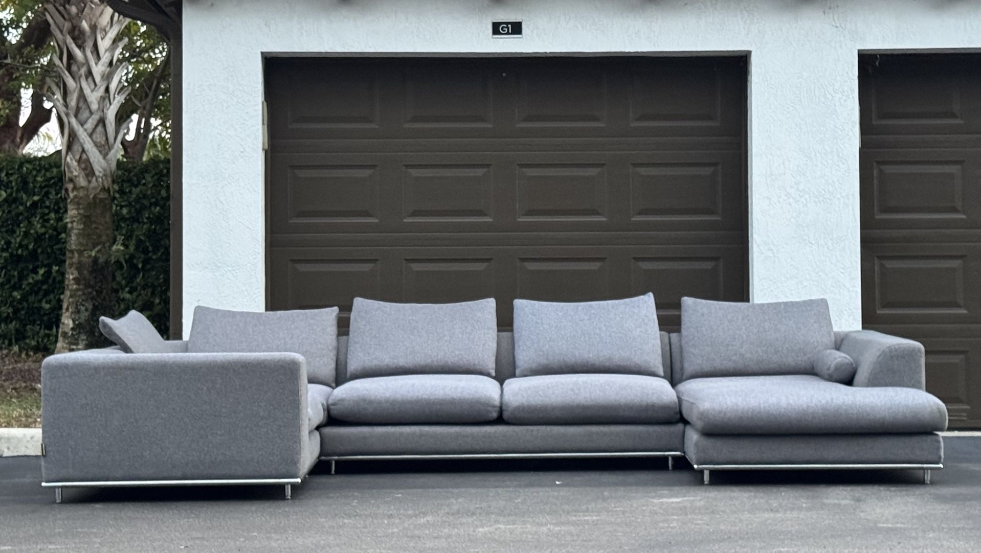 Couch/Sofa Sectional - Modular - Linen - Perazzi - Delivery Available 🚛