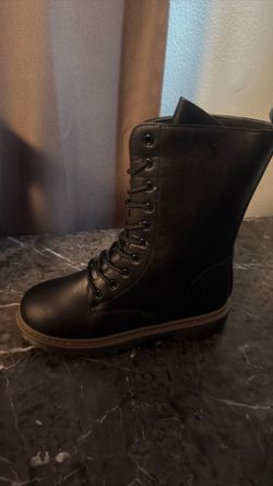 Charming lady boots