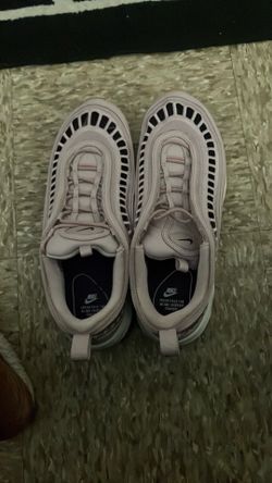 woman’s size 12 air max