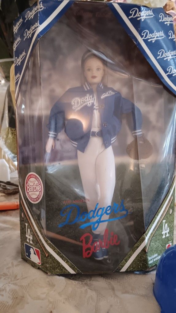 1999 Collector  Los Angeles Barbie Doll