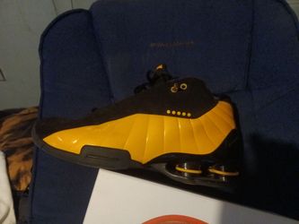 Model: Nike Shox BB4 size 8