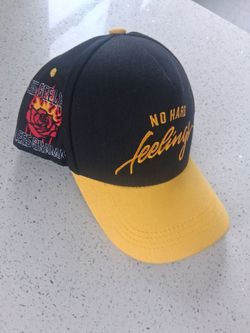 BLACK AND YELLOW ADJUSTABLE BASEBALL CAP NO HARD FEELINGS