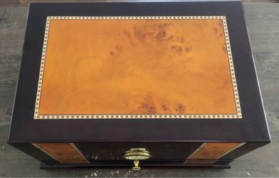 Wooden Cigar Humidor with Burl Wood Inlay