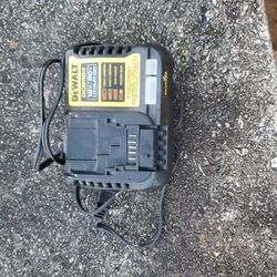 Dewalt 20V/12V Flexvolt Compatible Battery Charger