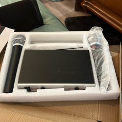 Wireless Microphone Set System, Barely Used