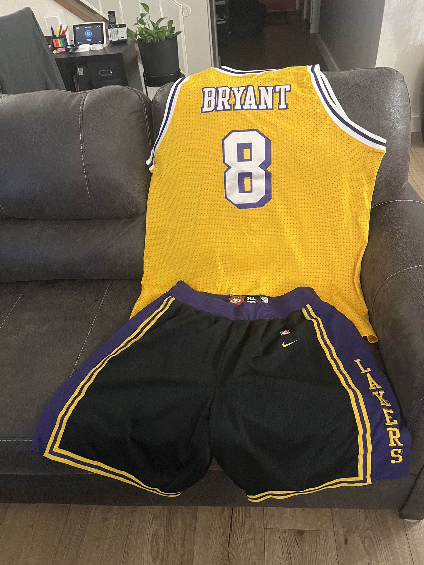 Los Angeles Lakers Kobe Bryant Jersey And shorts