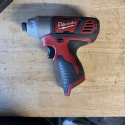 M12 Milwaukee 1/4 hex impact driver