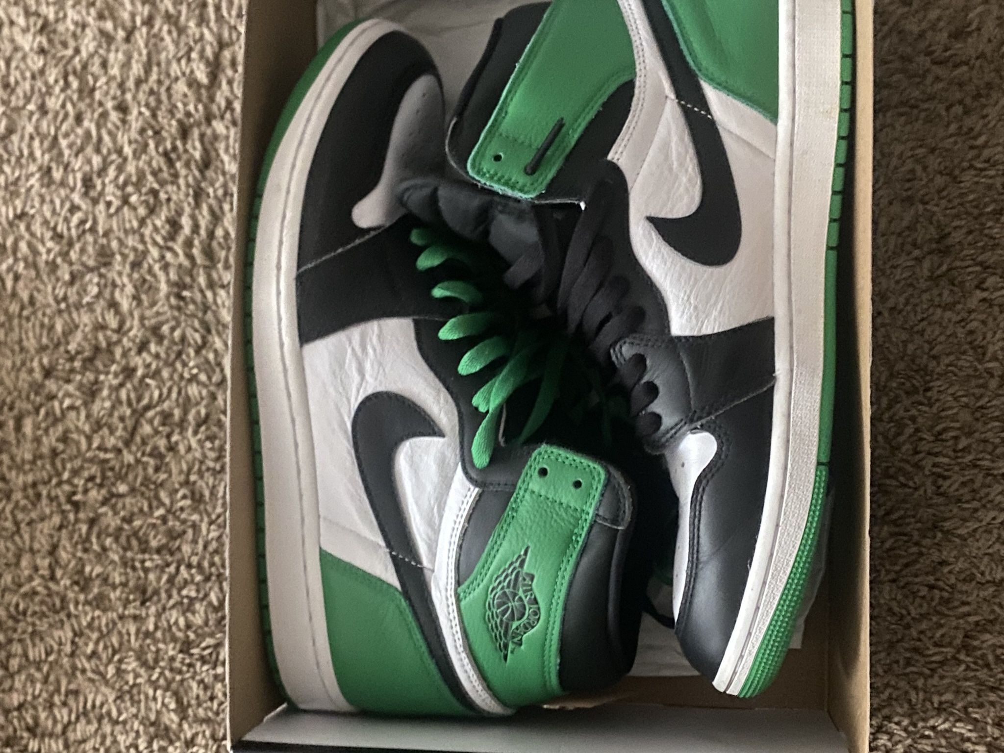 Jordan Lucky Green 1s (look at DESCRIPTION)