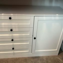 Dresser Drawers With Large Shelves 