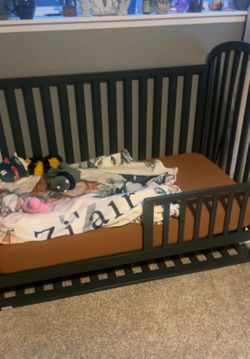 Crib/toddler bed