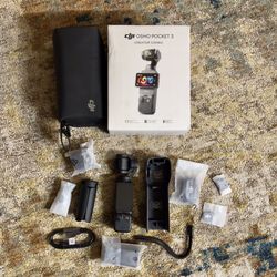 DJI - Osmo Pocket 3 Creator Combo 3-Axis Stabilized 4K Handheld Camera